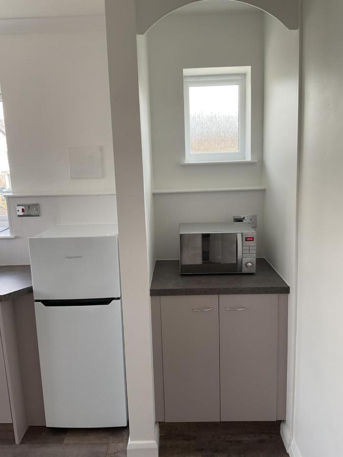 Large 2-Bedroom Maisonette With Free Parking 特威克纳姆 外观 照片
