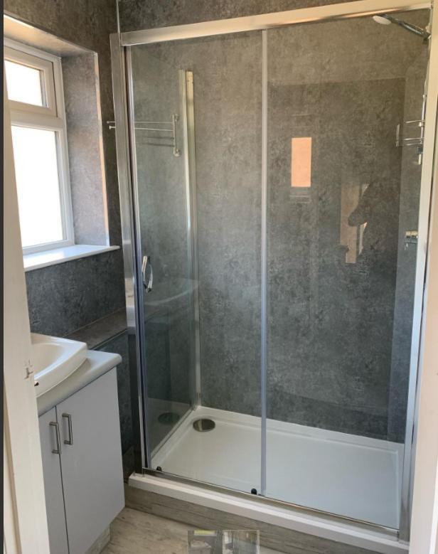Large 2-Bedroom Maisonette With Free Parking 特威克纳姆 外观 照片