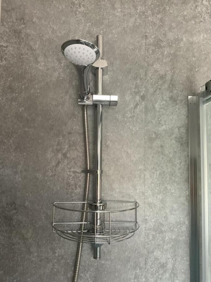 Large 2-Bedroom Maisonette With Free Parking 特威克纳姆 外观 照片