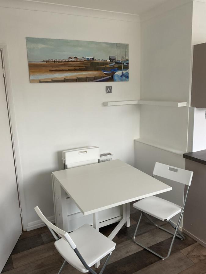 Large 2-Bedroom Maisonette With Free Parking 特威克纳姆 外观 照片